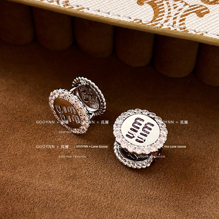 French style Letter Ear Studs Women Light Luxury High-Grade Earrings Graceful Unique Earrings 202 New Golden Ear Buckle